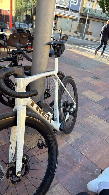 Used Trek Madone SLR 7 Gen 8 2025 2025 Road & Gravel, White — image 2 of 4