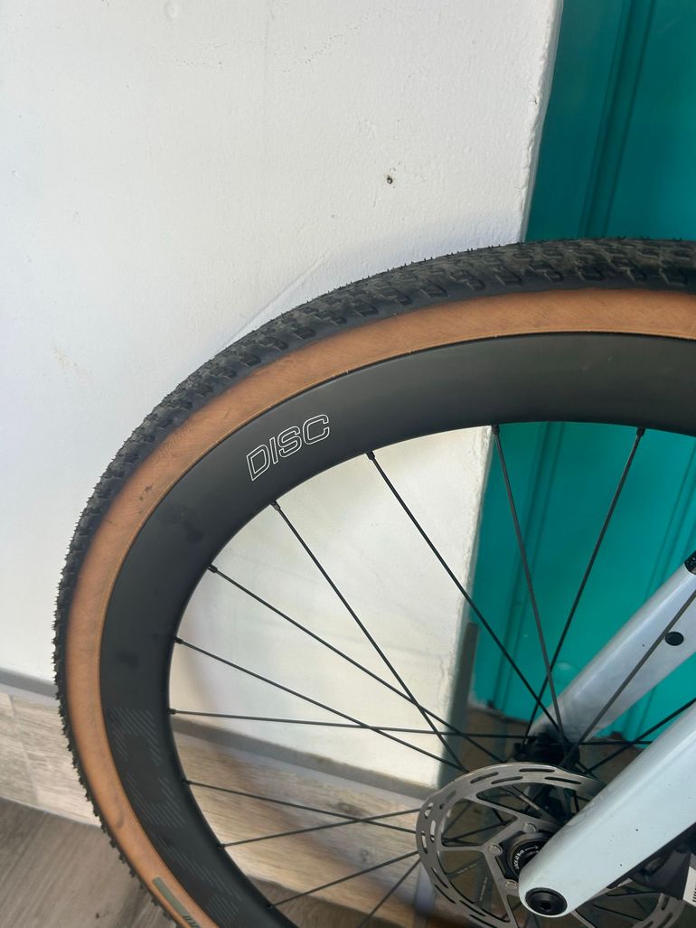 Used Scott Addict Gravel 20 2025 2025 Road & Gravel, Light Gray — image 6 of 7