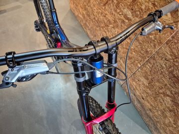 Brugt Santa Cruz V10 DH S 2027 2027 Mountainbike — billede 6 af 7