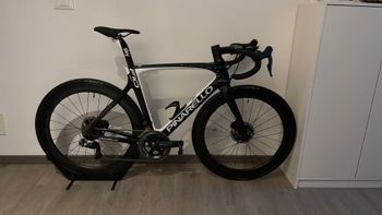 Gebrauchtes Pinarello Dogma Shimano Dura Ace 2018 Road & Gravel, Schwarz — Bild 3 von 6