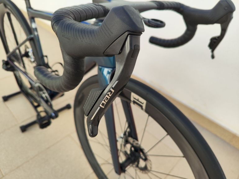 Used Specialized S-Works Tarmac SL8 – SRAM RED AXS 2025 2025 Road & Gravel, Blue — image 8 of 23