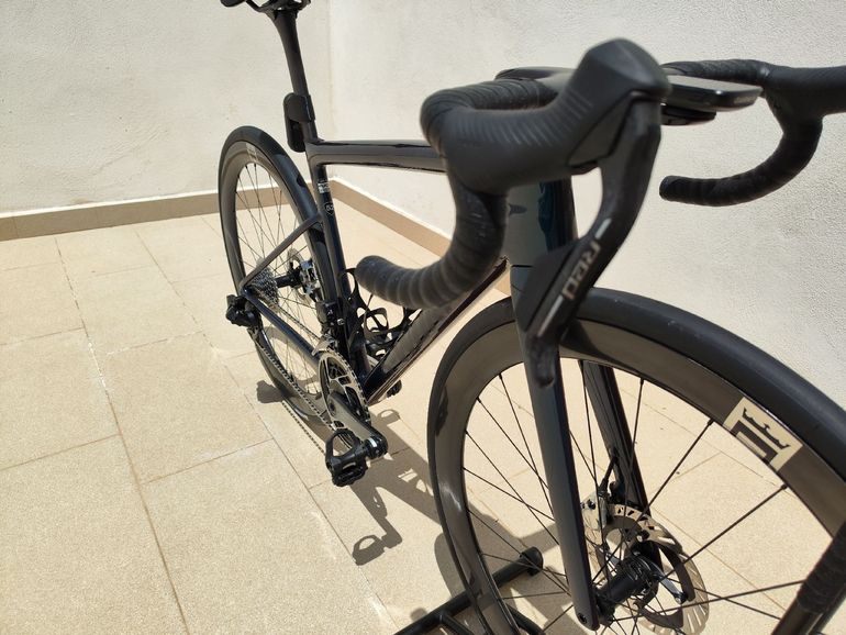 Used Specialized S-Works Tarmac SL8 – SRAM RED AXS 2025 2025 Road & Gravel, Blue — image 4 of 5