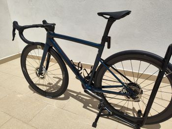Used Specialized S-Works Tarmac SL8 – SRAM RED AXS 2025 2025 Road & Gravel, Blue — image 2 of 5
