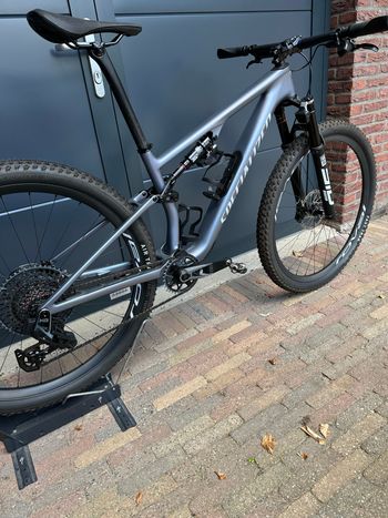 Used Specialized Epic 8 Pro - SRAM X0 AXS, RockShox Ultimate Flight Attendant 2026 2026 Mountainbike, Blue, 29 — image 3 of 5