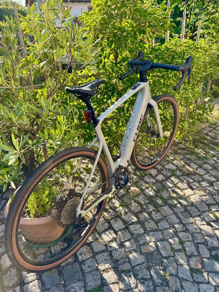 Used CUBE NUROAD HYBRID C:62, RACE 400X 2026 2026 Road & Gravel, Light Gray — image 4 of 4