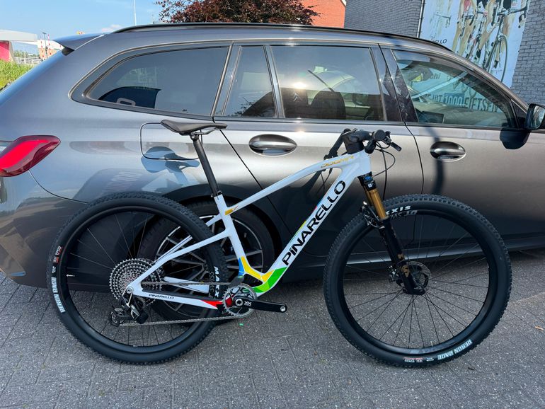 Tweedehands Pinarello DOGMA XC HARDTAIL 2024 2024 Mountainbike — afbeelding 1 van 5