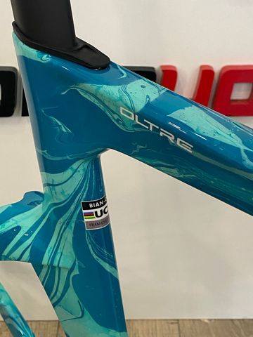 Tweedehands Bianchi Oltre RC Founder Edition 2026 Frameset 2026 Road & Gravel — afbeelding 3 van 4