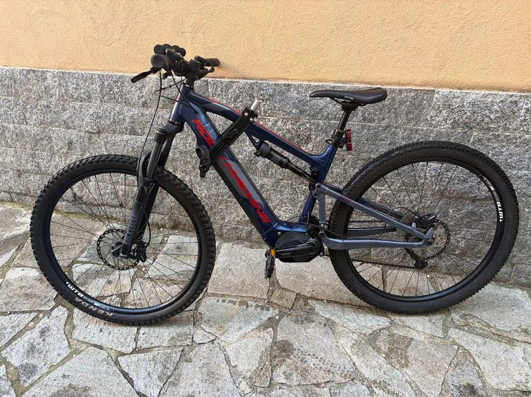 Used Rock Machine Blizzard E30-29 2021 Mountainbike, Blue — image 1 of 6