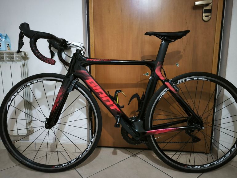 Used Giant Propel Advanced 1 2020 2020 Road & Gravel, Red — image 2 of 7