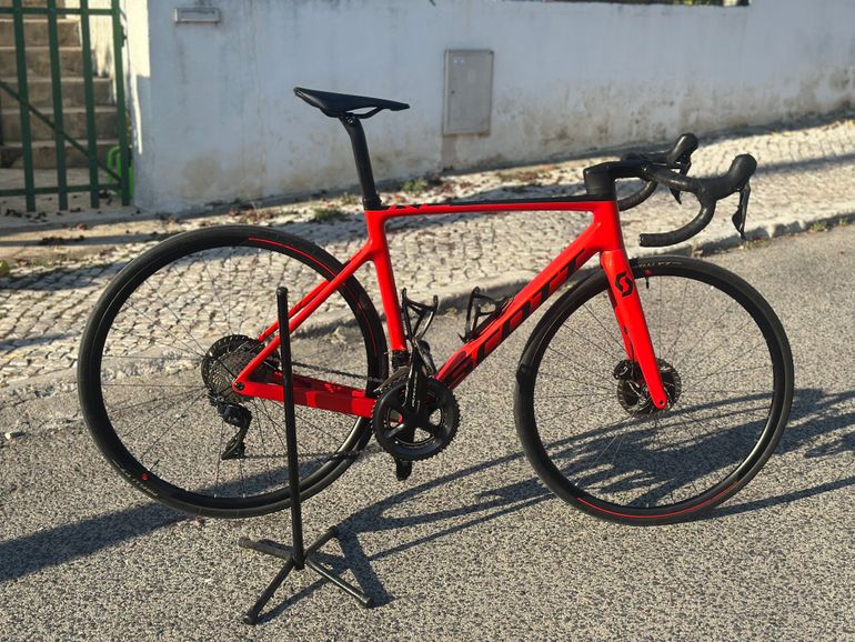 Scott Addict RC 10 2020 2020 Road & Gravel d'occasion — image 2 sur 15