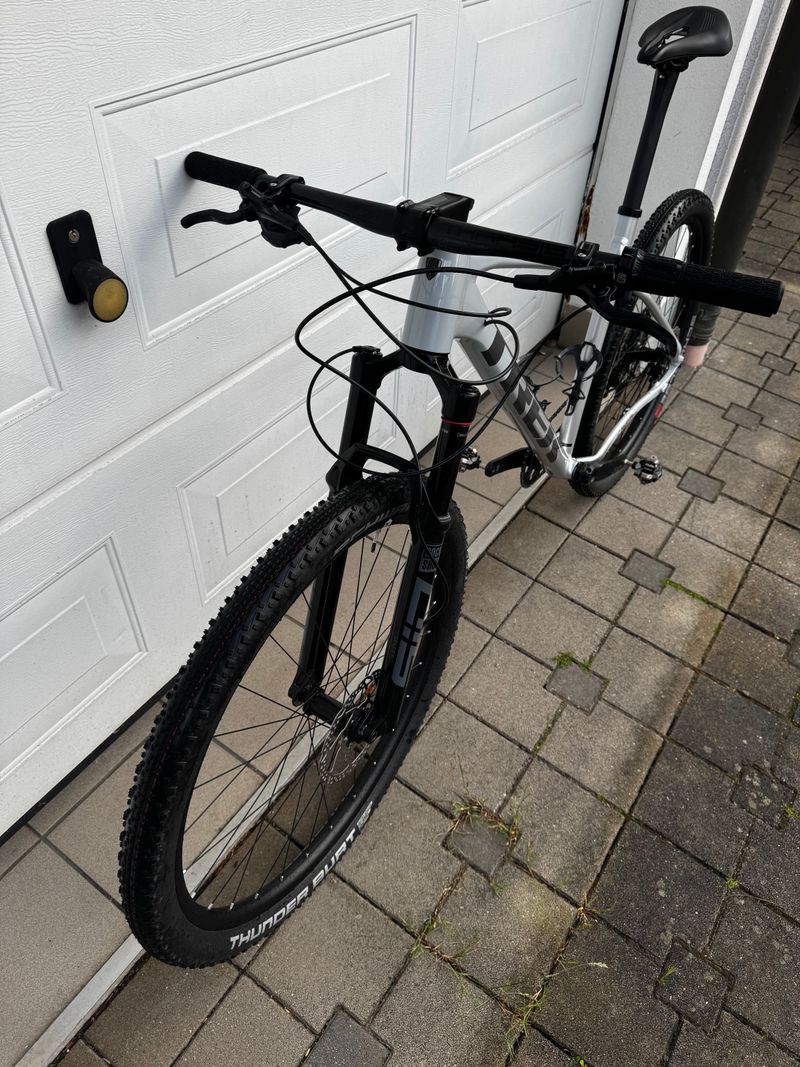 Used Trek Procaliber 8 2025 2025 Mountainbike, Light Gray, 29 — image 4 of 12