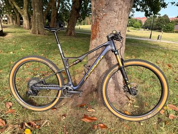 Gebrauchtes Orbea OIZ M-PRO 2023 2023 Mountainbike, Violett, 29 — Bild 1 von 17