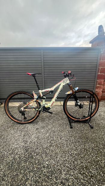 Used Orbea RISE M10 2022 2022 Mountainbike, White, 29 — image 10 of 15