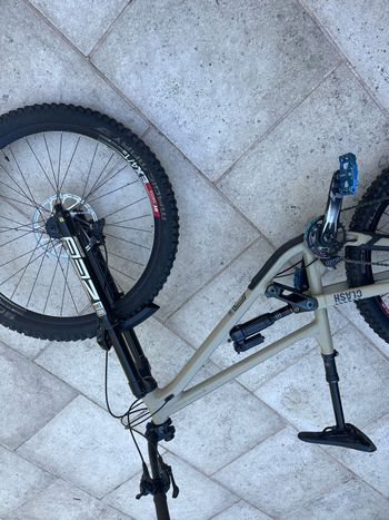 Used Commencal Clash SRAM SX Eagle 2022 Mountainbike, Light Gray — image 4 of 11