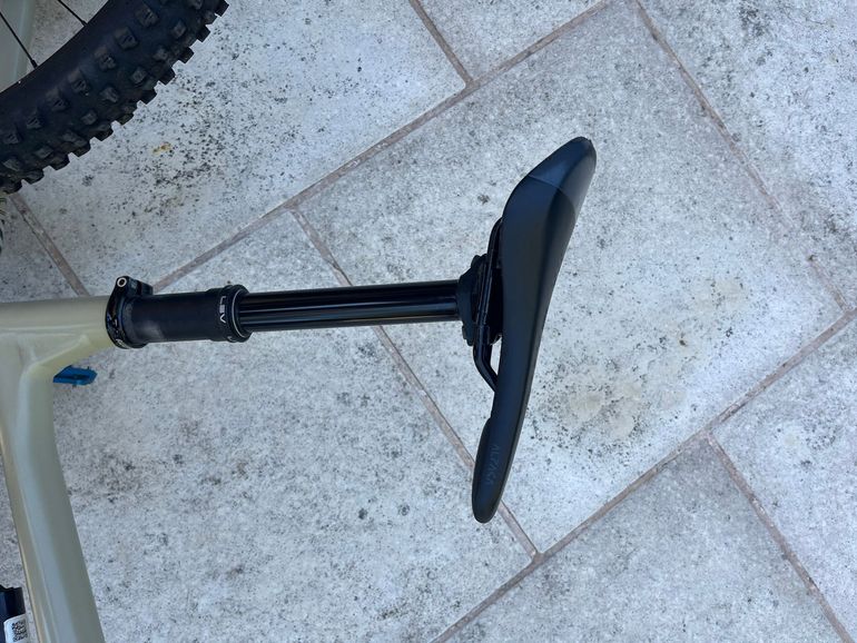 Used Commencal Clash SRAM SX Eagle 2022 Mountainbike, Light Gray — image 10 of 11