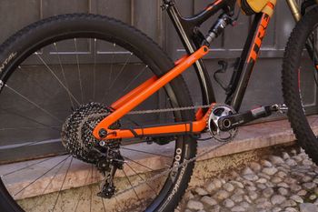 Używany Trek Superfly FS 9.8 SL 2014 2014 Mountainbike — zdjęcie 2 z 12