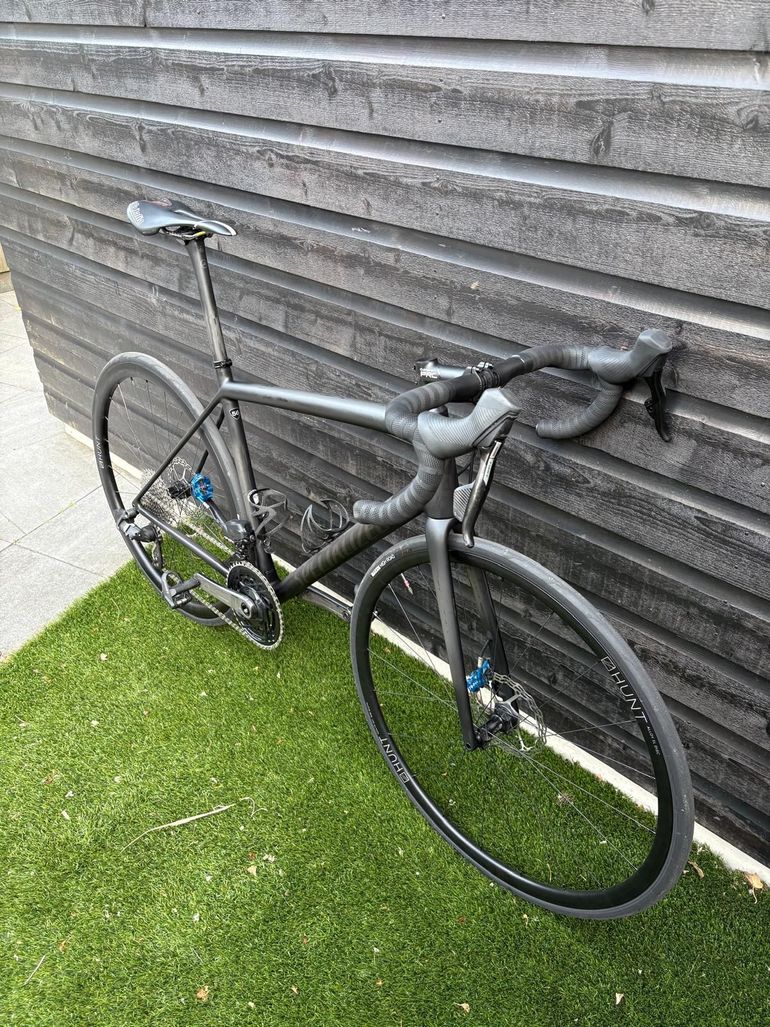 Used Specialized Aethos Pro - Force eTap AXS 2025 2025 Road & Gravel, Black — image 1 of 11