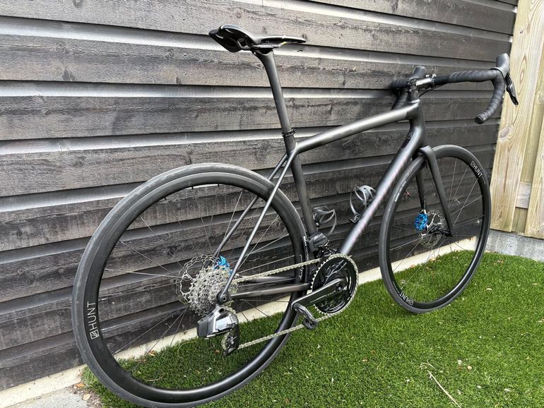 Used Specialized Aethos Pro - Force eTap AXS 2025 2025 Road & Gravel, Black — image 3 of 11