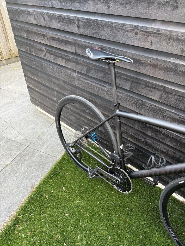 Used Specialized Aethos Pro - Force eTap AXS 2025 2025 Road & Gravel, Black — image 10 of 11