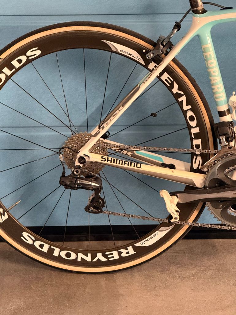 Used Trek Madone Shimano Dura Ace 2012 Road & Gravel, White — image 5 of 9