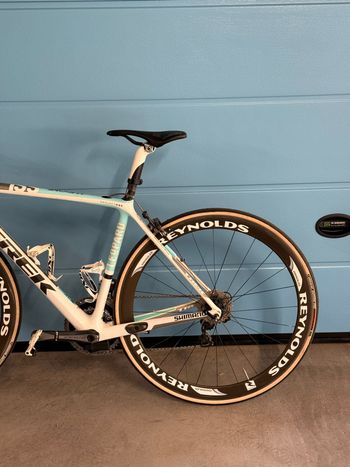 Used Trek Madone Shimano Dura Ace 2012 Road & Gravel, White — image 7 of 9