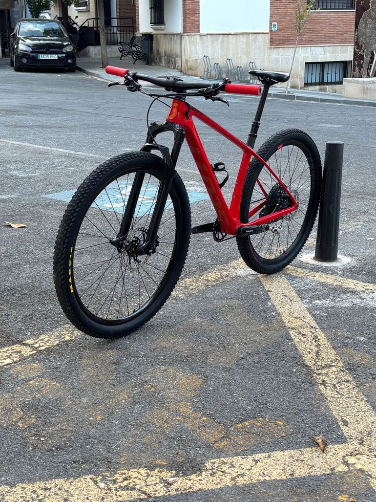 Used Scott Scale 940 2023 2023 Mountainbike, Red, 29 — image 5 of 9