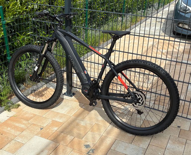 Gebrauchtes Carver Strict E.400 2025 Mountainbike, Schwarz — Bild 1 von 4