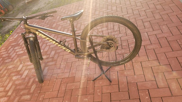 Specialized Rockhopper Elite 27.5 2023 2023 Mountainbike d'occasion — image 2 sur 4