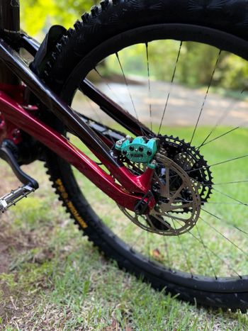 Used Trek Slash+ 9.7 SLX/XT 2025 2025 Mountainbike, Red — image 3 of 10