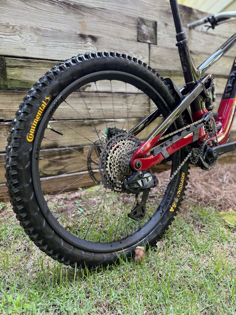 Used Trek Slash+ 9.7 SLX/XT 2025 2025 Mountainbike, Red — image 2 of 10