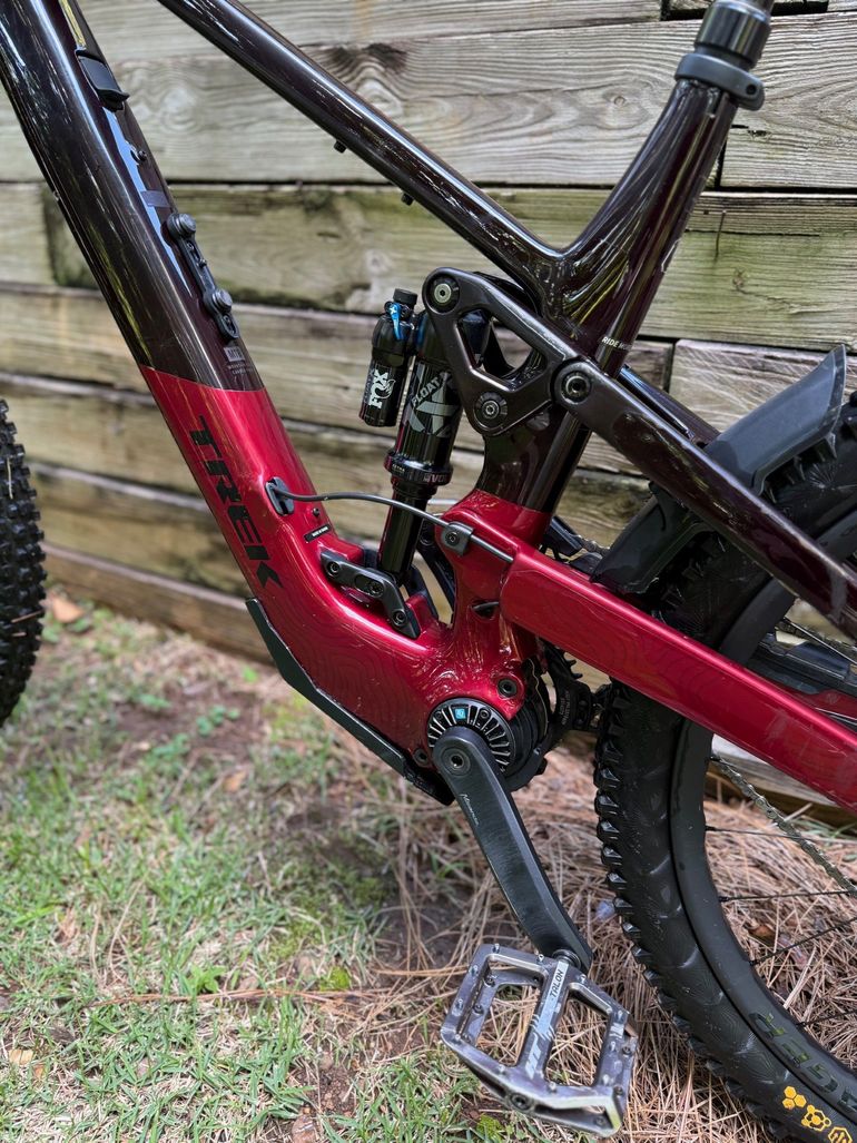 Used Trek Slash+ 9.7 SLX/XT 2025 2025 Mountainbike, Red — image 6 of 10