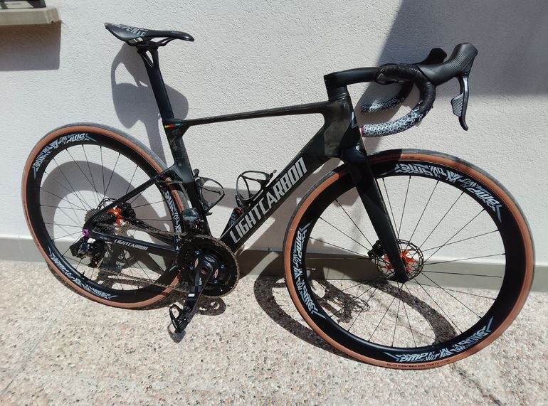 Used Lightcarbon Custom SRAM Force eTap AXS 2026 Road & Gravel, Black — image 1 of 7