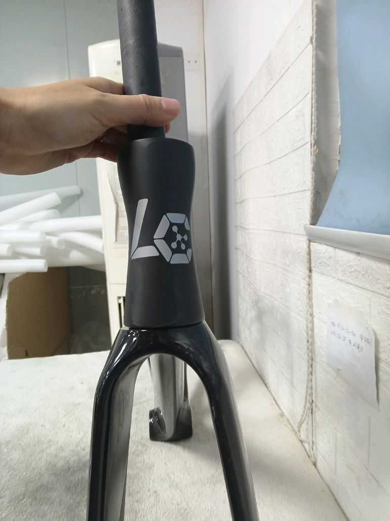 Used Lightcarbon Custom SRAM Force eTap AXS 2026 Road & Gravel, Black — image 11 of 11