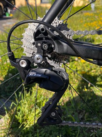 Used Focus IZALCO RACE 6.9 2020 2020 Road & Gravel, Black — image 4 of 9