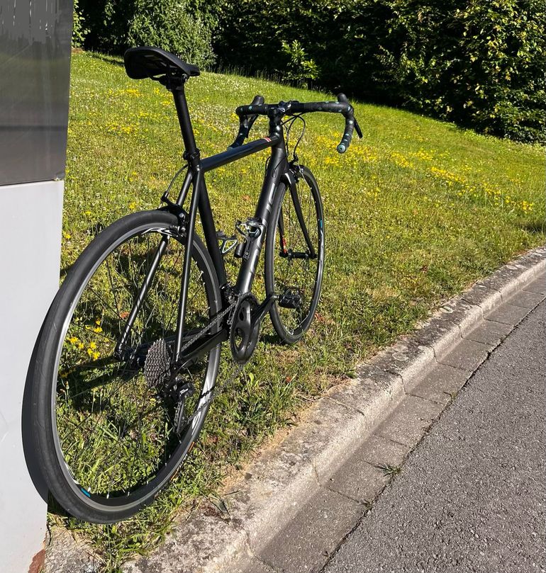 Used Focus IZALCO RACE 6.9 2020 2020 Road & Gravel, Black — image 8 of 9
