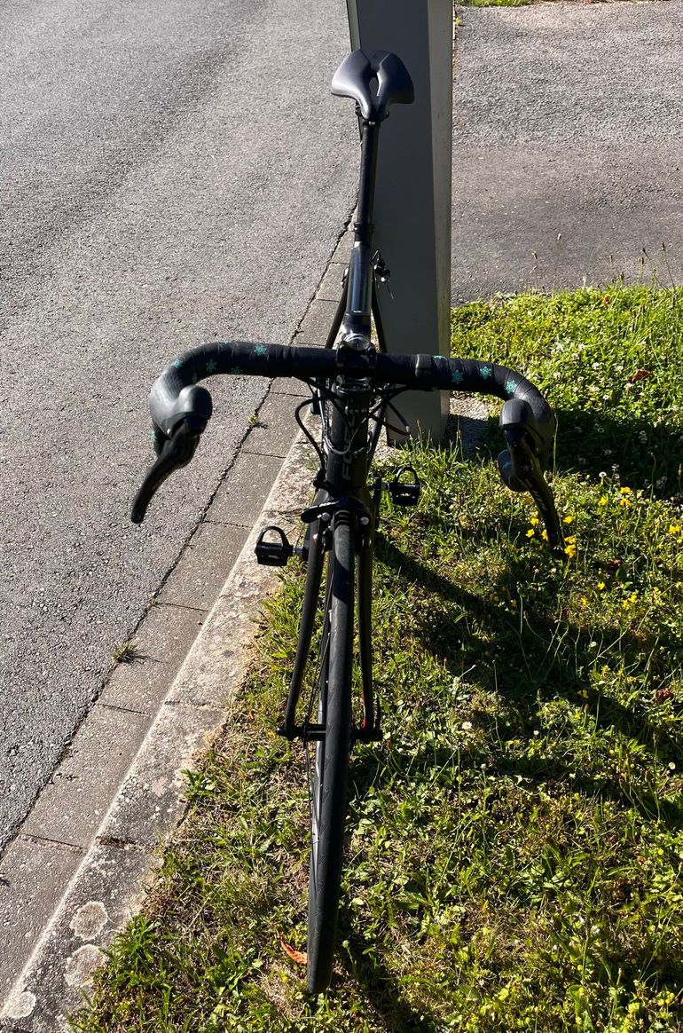 Used Focus IZALCO RACE 6.9 2020 2020 Road & Gravel, Black — image 5 of 9