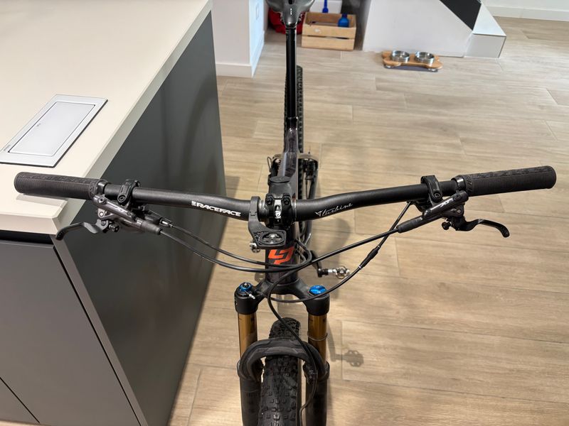 Použité Lapierre Prorace CF 8.9 2023 2023 Mountainbike — obrázek 4 z 19