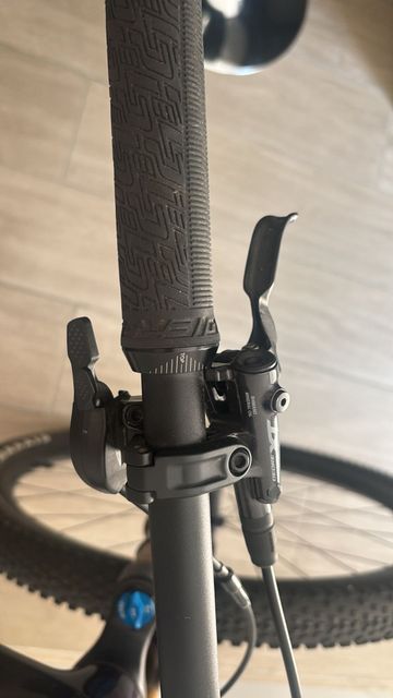 Použité Lapierre Prorace CF 8.9 2023 2023 Mountainbike — obrázek 16 z 19