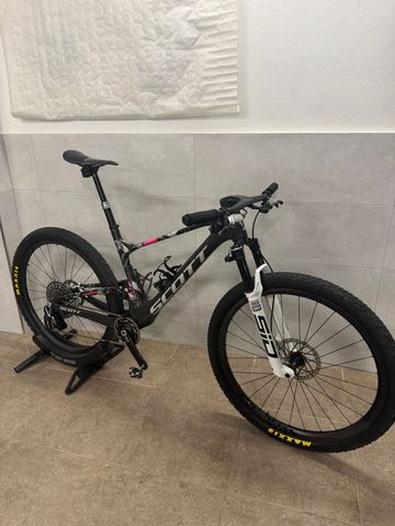 Käytetty Scott Spark RC World Cup EVO 2025 2025 MTB