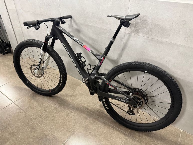Used Scott Spark RC World Cup EVO 2025 2025 Mountainbike, Black, 29 — image 2 of 7
