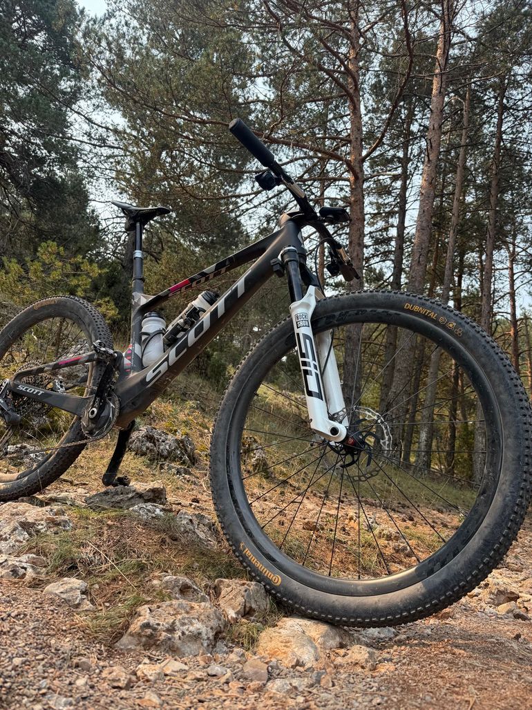 Used Scott Spark RC World Cup EVO 2025 2025 Mountainbike, Black, 29 — image 5 of 7