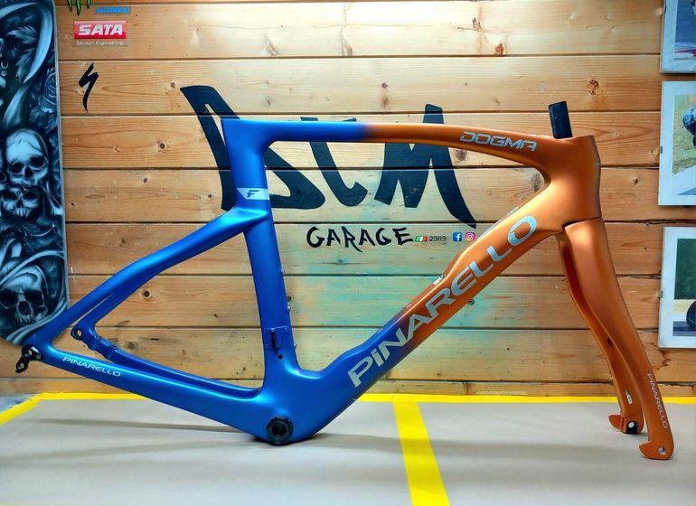 Used Pinarello DOGMA F DURA ACE Di2 Disc 2023 Frameset 2023 Road & Gravel, Orange — image 3 of 6