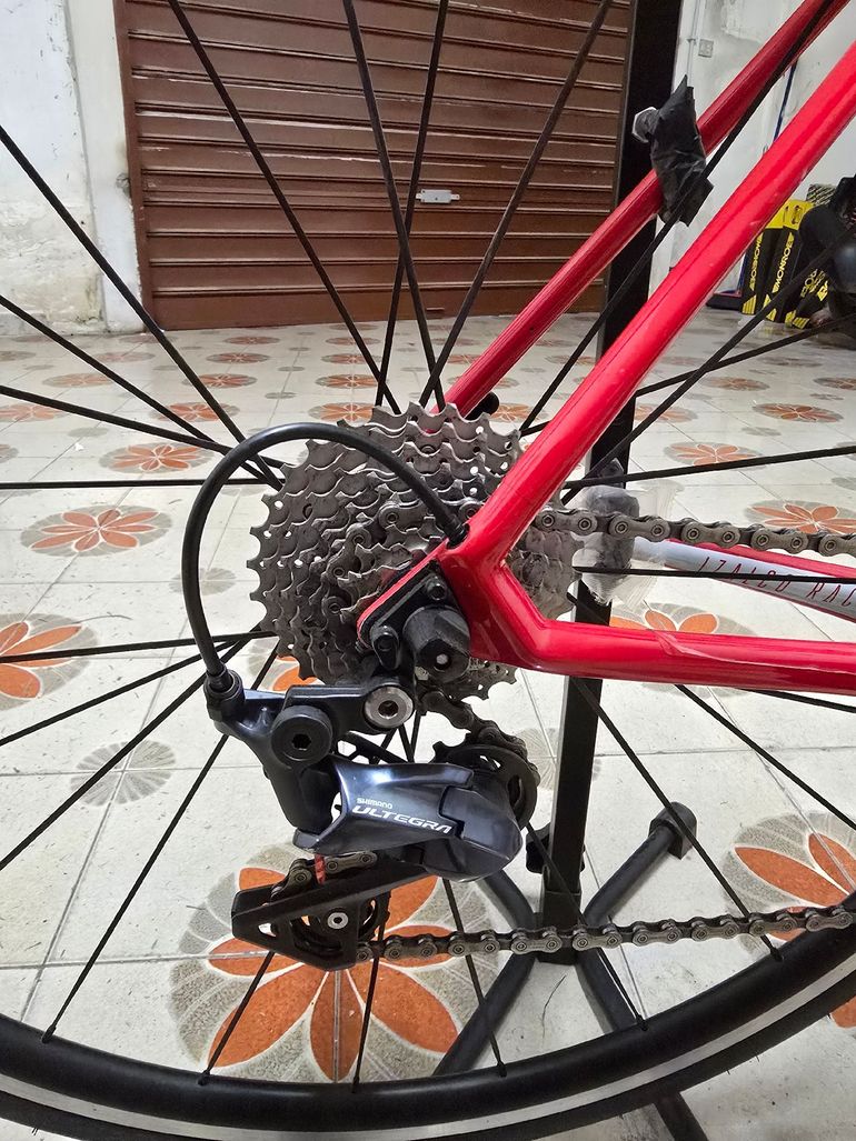 Used Focus IZALCO RACE 9.8 2019 2019 Road & Gravel, Red — image 18 of 21