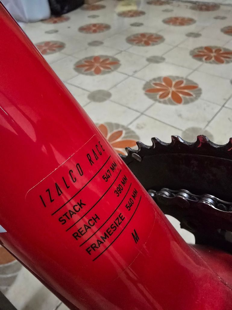 Used Focus IZALCO RACE 9.8 2019 2019 Road & Gravel, Red — image 12 of 21