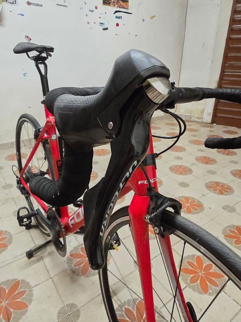 Used Focus IZALCO RACE 9.8 2019 2019 Road & Gravel, Red — image 15 of 21