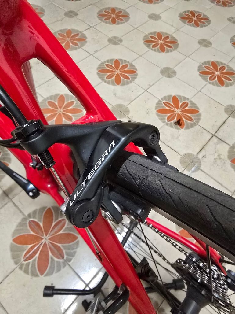 Used Focus IZALCO RACE 9.8 2019 2019 Road & Gravel, Red — image 13 of 21