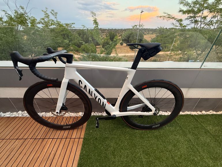 Used Canyon Aeroad CF SLX 8 AXS 2026 2026 Road & Gravel, White — image 3 of 8