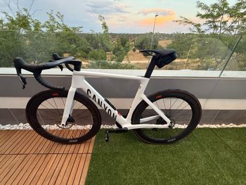 Used Canyon Aeroad CF SLX 8 AXS 2026 2026 Road & Gravel, White — image 5 of 8
