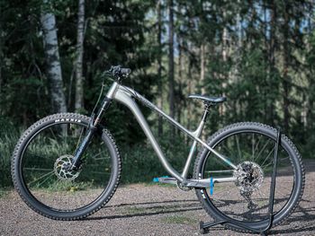 Tweedehands Kona Honzo DL 2026 2026 Mountainbike — afbeelding 5 van 6