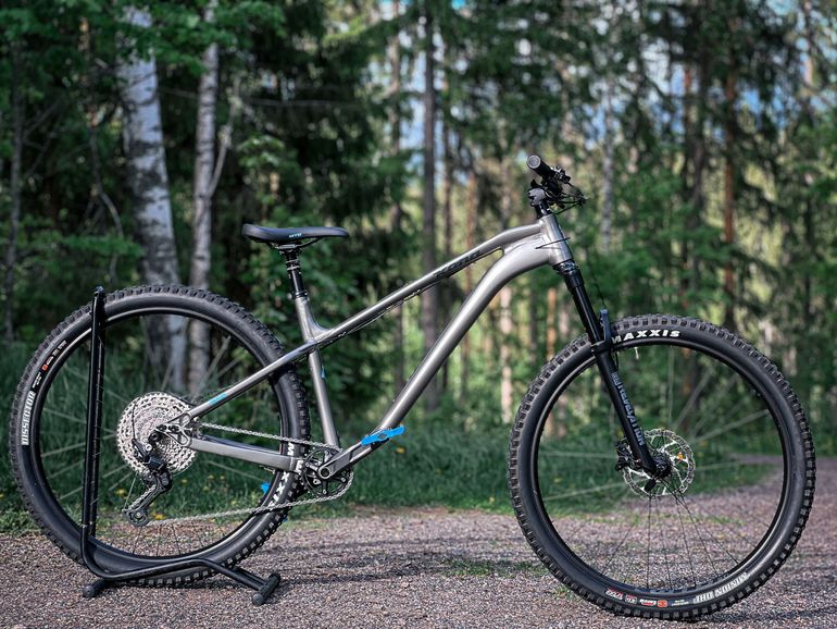 Tweedehands Kona Honzo DL 2026 2026 Mountainbike — afbeelding 1 van 6